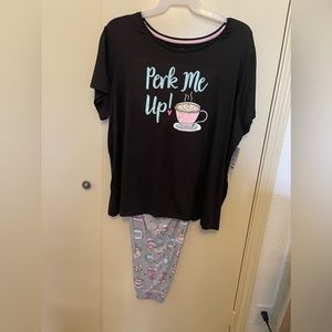 Size 2X it’s a 2pcs set light weight very soft PJ